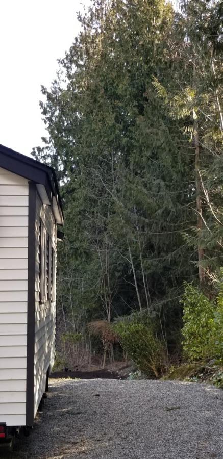 A Tiny Escape Villa Roberts Creek Bagian luar foto