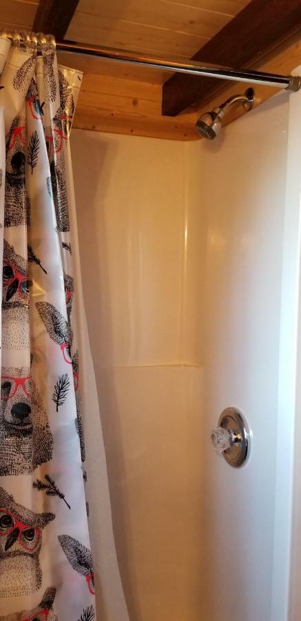 A Tiny Escape Villa Roberts Creek Bagian luar foto