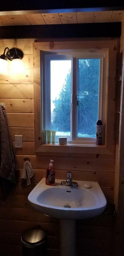 A Tiny Escape Villa Roberts Creek Bagian luar foto