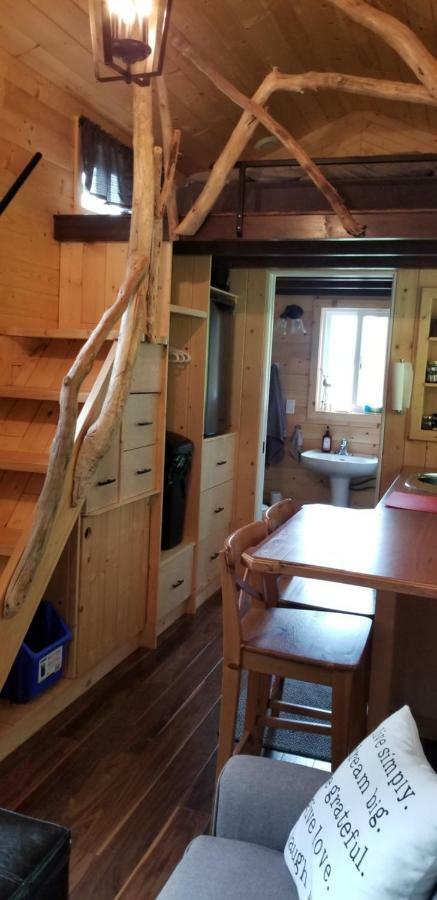 A Tiny Escape Villa Roberts Creek Bagian luar foto