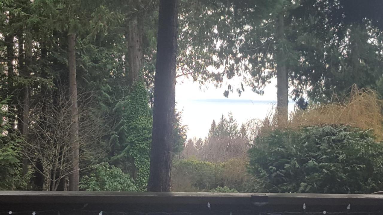 A Tiny Escape Villa Roberts Creek Bagian luar foto